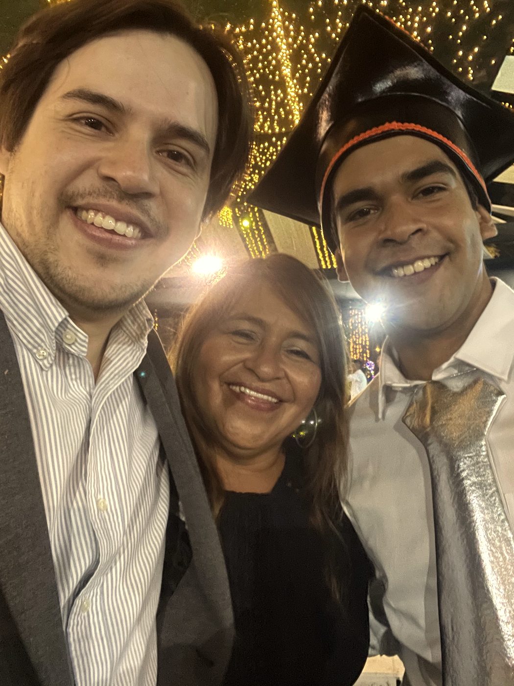 Nancy con sus dos hijos